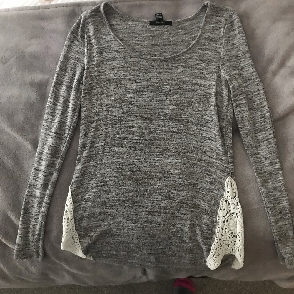 Long Sleeve with lace detailing